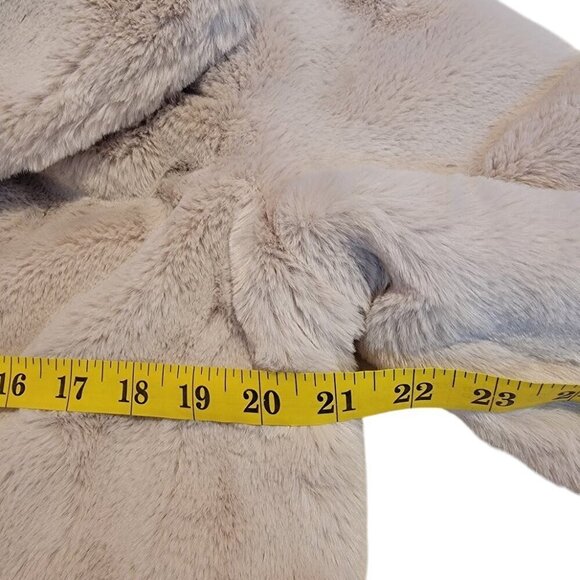 Kimi & Co Paris Faux Fur Teddy Coat S/M (Note:  Missing Top Clasp) - Picture 6 of 8